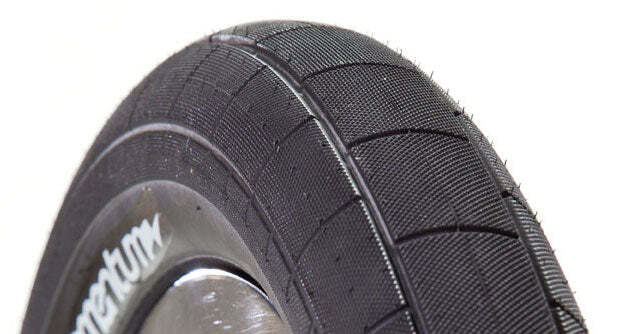 DEMOLITION MOMENTUM BMX TYRE