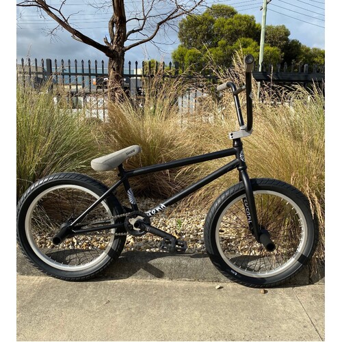 *FIEND Varanyak Custom Bike